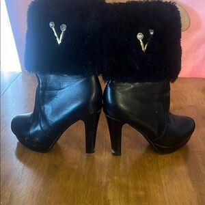 Elegant Black Fur-Trimmed Women's Boots